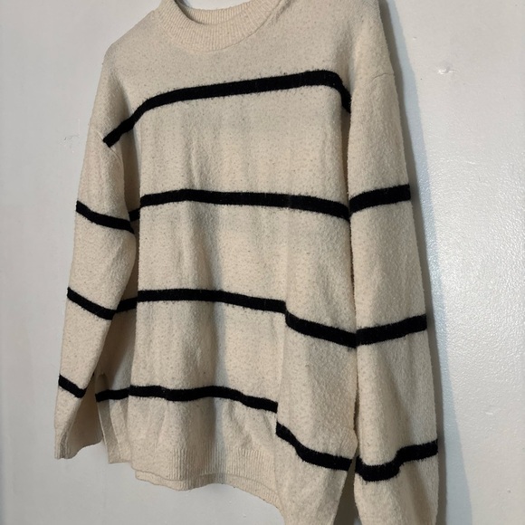 H&M Beige Knit Maternity Wool Sweater - Picture 2 of 8